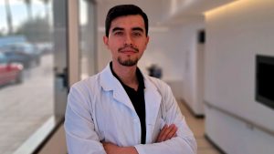 El doctor César Herrera Molina, especialista en Endocrinología Pediátrica.