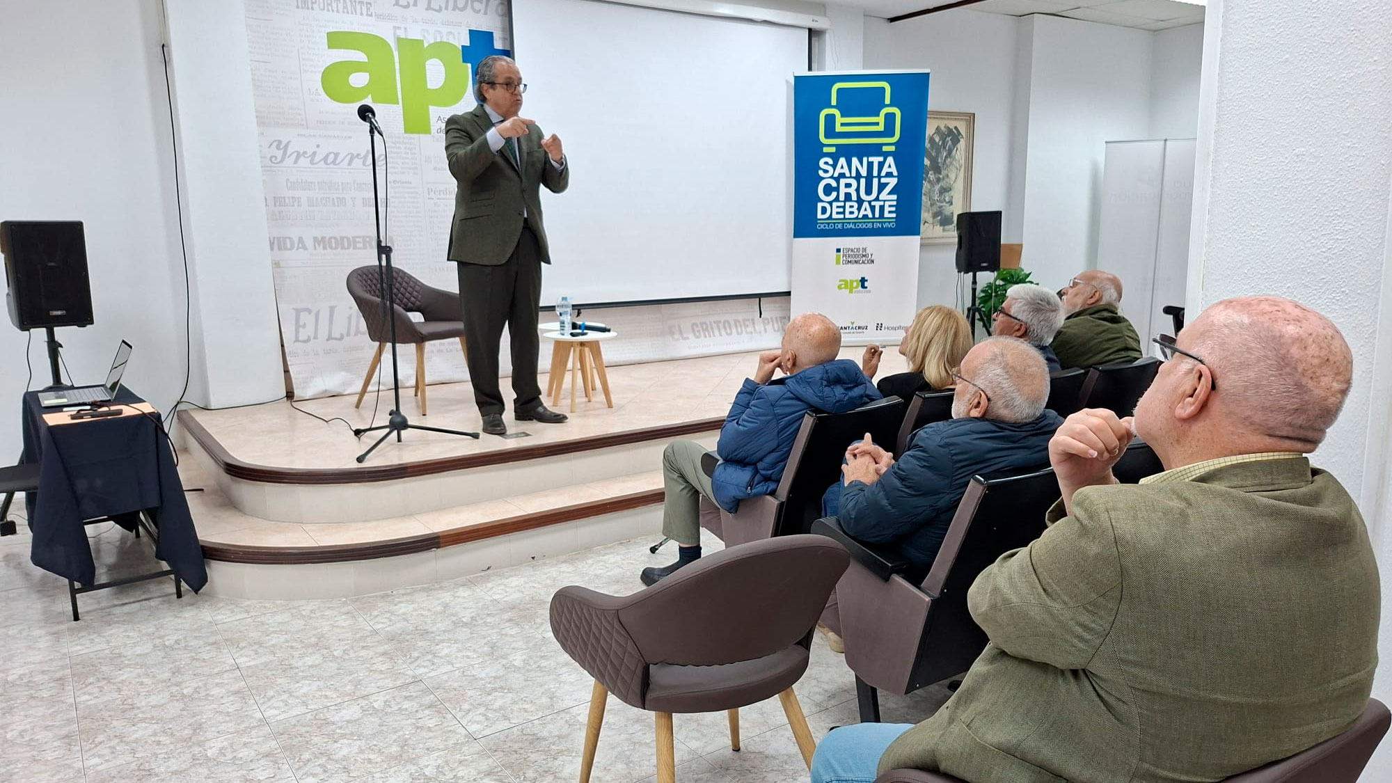 Antonio Alarcó durante su intervención en el Espacio Periodismo y Comunicación.