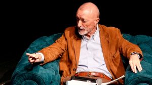 Arturo Pérez-Reverte.