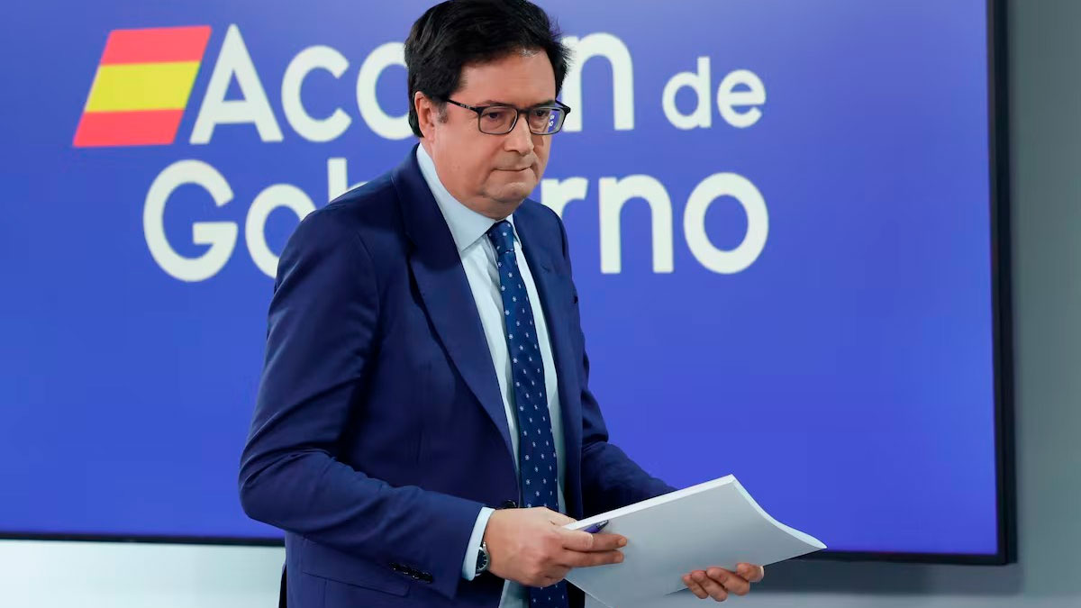 Óscar López.