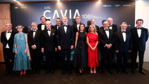 Foto de familia de la entrega de la 106.ª edición de los premios Cavia. (ABC)