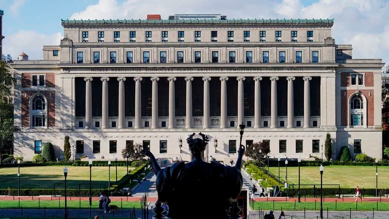 Universidad de Columbia.